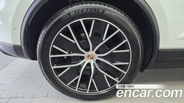Porsche Macan Base 4 — пробег 14 306 км — фото 5 из 5