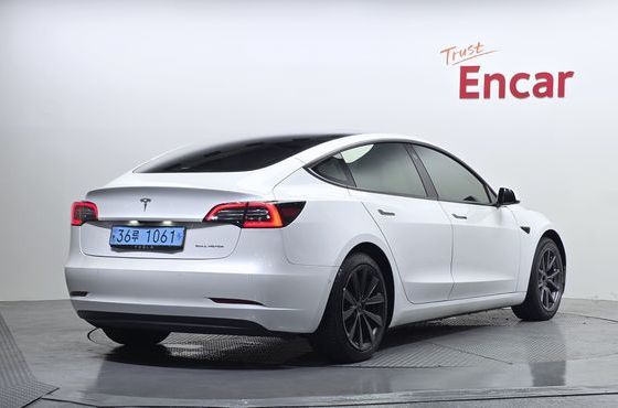 Tesla Model 3 Standard Range Plue RWD — пробег 98 572 км — фото 2 из 5