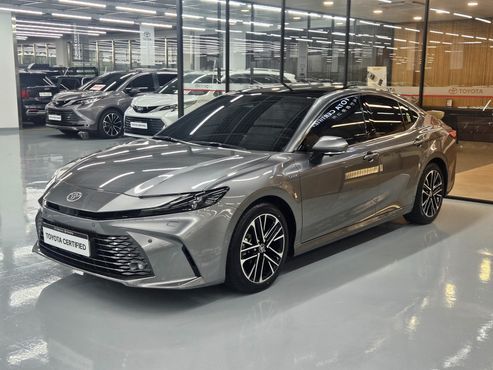Toyota Camry 2.5 XLE Premium Hybrid — пробег 3 694 км — фото 1 из 5