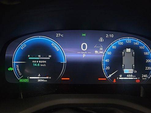 Toyota Camry 2.5 XLE Premium Hybrid — пробег 3 694 км — фото 5 из 5