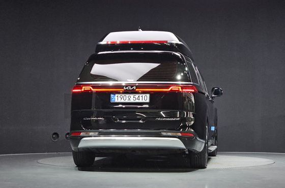 Kia Carnival 9-Seater Hi-Limousine Signature — пробег 154 319 км — фото 4 из 5