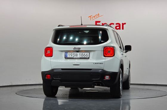 Jeep Renegade 2.4 Limited — пробег 59 303 км — фото 4 из 5