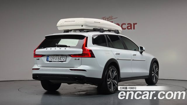 Volvo V60 B5 Pro AWD — пробег 40 059 км — фото 2 из 5