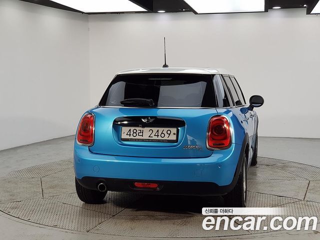 Mini Cooper 5Door Mid 3rd — пробег 119 902 км — фото 3 из 5