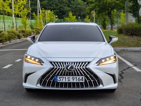 Lexus ES Executive — пробег 20 626 км — фото 3 из 5