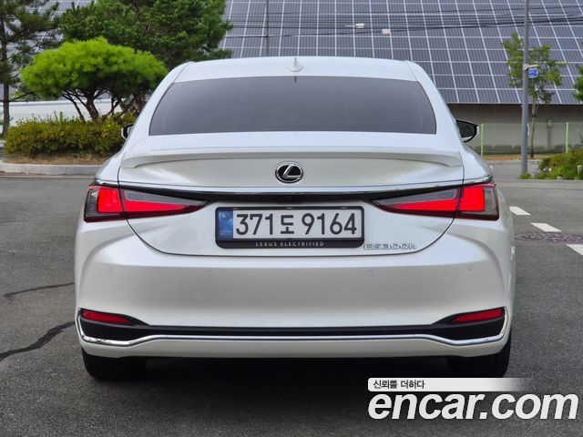 Lexus ES Executive — пробег 20 626 км — фото 4 из 5