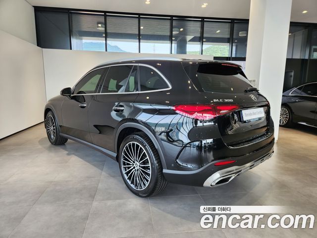 Mercedes-Benz GLC-Class GLC300 4MATIC AMG Line — пробег 1 734 км — фото 3 из 5