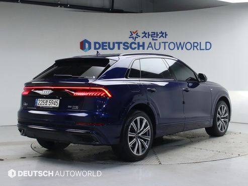 Audi Q8 55 TFSI Quattro Premium — пробег 49 000 км — фото 2 из 5