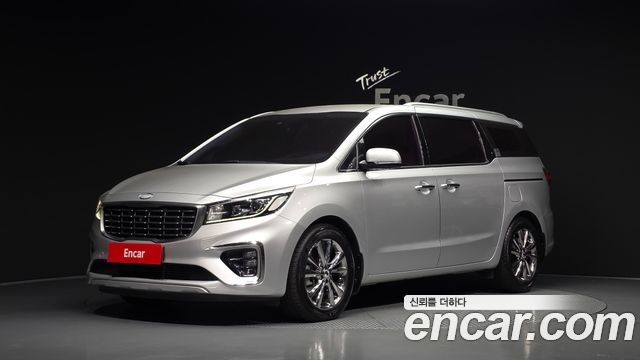 Kia Carnival 7-Seater Limousine VIP — пробег 48 171 км — фото 1 из 5