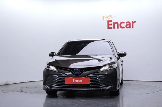 Toyota Camry 2.5 XLE Hybrid — пробег 114 844 км — фото 3 из 5