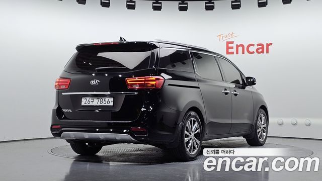 Kia Carnival из Кореи Encar