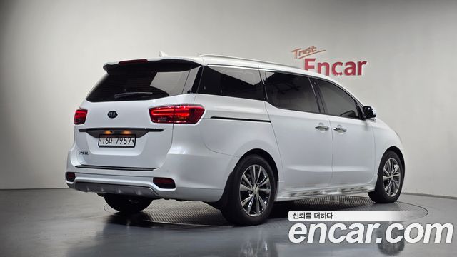 Kia Carnival из Кореи Encar