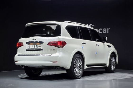 Infiniti QX80 5.6 AWD — пробег 70 253 км — фото 2 из 5