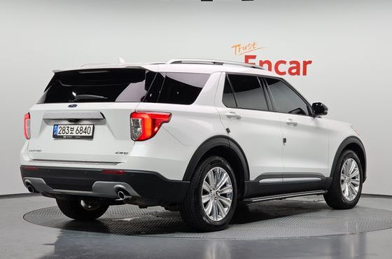 Ford Explorer 2.3 LimIted 4WD — пробег 37 185 км — фото 2 из 5
