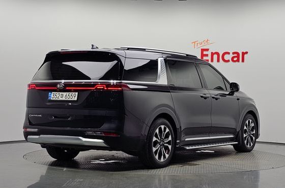 Kia Carnival 9-Seater Signature — пробег 86 271 км — фото 2 из 5