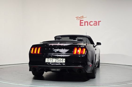Ford Mustang Convertible — пробег 87 764 км — фото 4 из 5