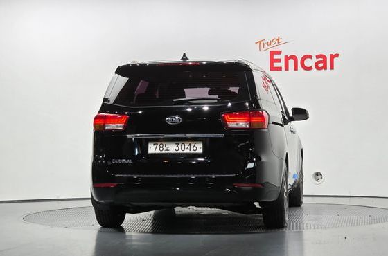 Kia Carnival 11-seater Noblesse — пробег 58 727 км — фото 4 из 5