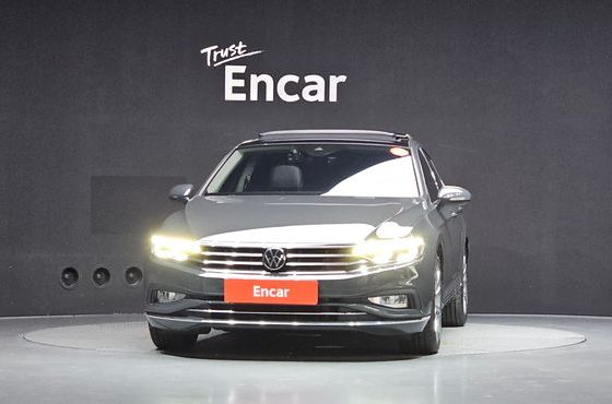Volkswagen Passat 2.0 TDI Prestige — пробег 100 010 км — фото 3 из 5