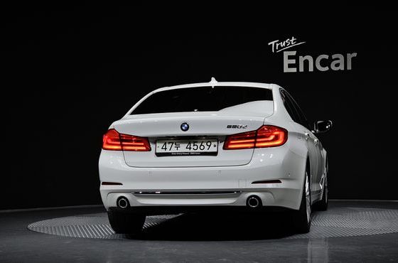 BMW 5-Series 520d Luxury Plus — пробег 62 055 км — фото 4 из 5