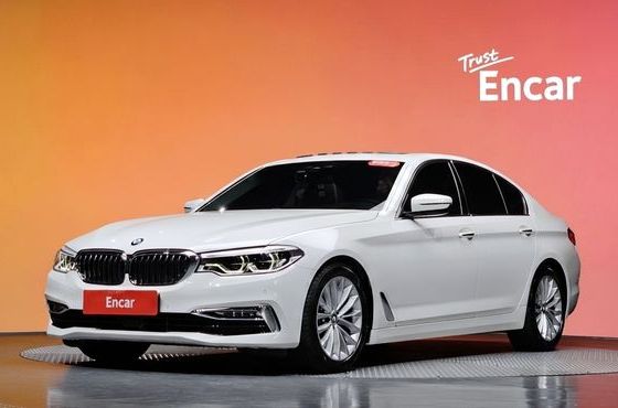 BMW 5-Series 520d Luxury Plus — пробег 62 055 км — фото 1 из 5
