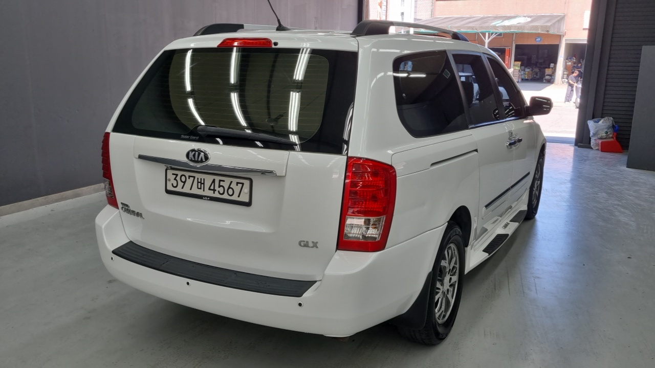Kia Carnival Grand Carnival GLX Luxury — пробег 186 000 км — фото 2 из 5