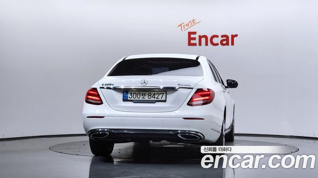 Mercedes-Benz E-Class из Кореи Encar