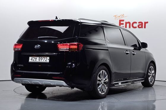 Kia Carnival 9-seater Noblesse — пробег 176 517 км — фото 2 из 5