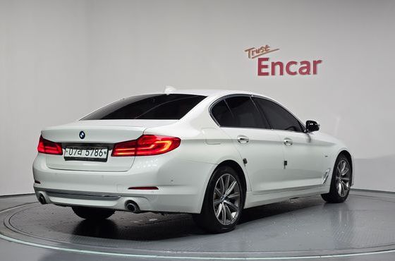 BMW 5-Series 520i Luxury — пробег 156 506 км — фото 2 из 5