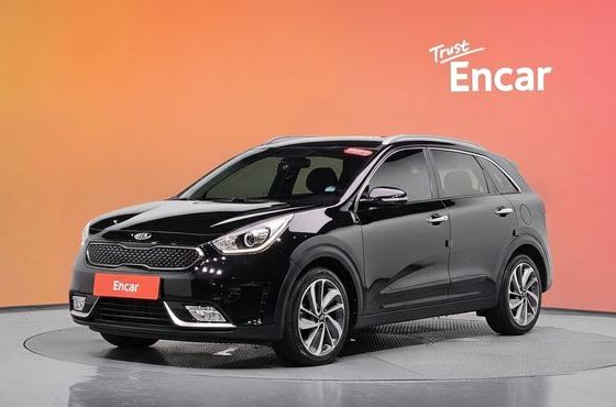 Kia Niro Prestige — пробег 80 756 км — фото 1 из 5