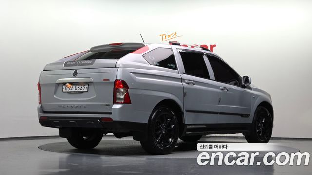 Ssangyong KORANDO 2.2 CX7 4WD Vision — пробег 160 603 км — фото 2 из 5