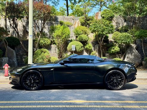 Astonmartin DB11 4.0 V8 Volante — пробег 4 100 км — фото 3 из 5