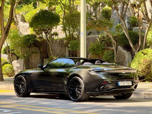 Astonmartin DB11 4.0 V8 Volante — пробег 4 100 км — фото 4 из 5