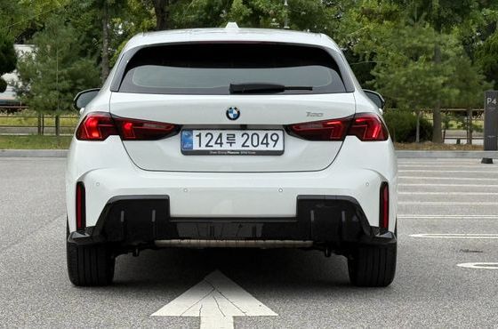 BMW 1-Series 120 M Sport — пробег 4 241 км — фото 4 из 5