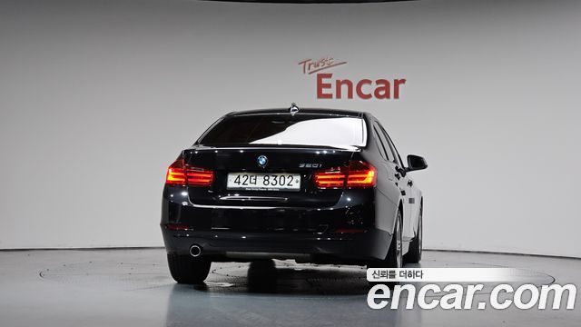 BMW 3-Series 320i — пробег 43 340 км — фото 4 из 5