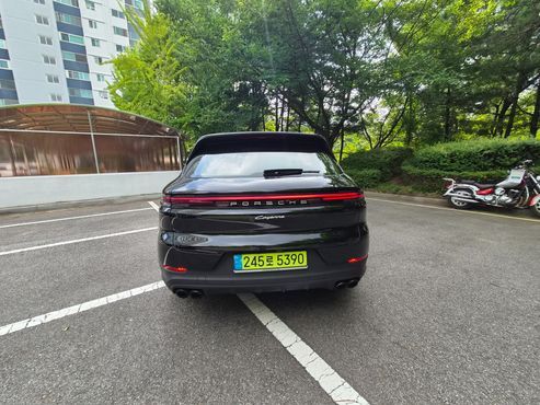 Porsche Cayenne 3.0 E-Hybrid — пробег 16 000 км — фото 5 из 5