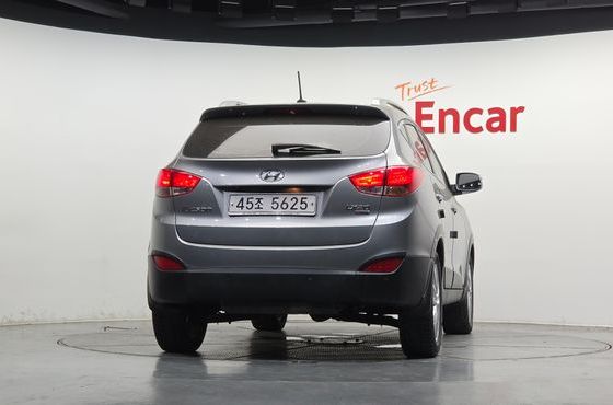 Hyundai Tucson Diesel 2WD LX20 Premier — пробег 128 974 км — фото 4 из 5