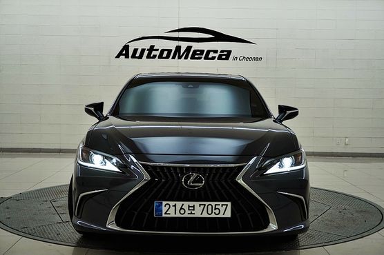 Lexus ES Luxury Plus — пробег 37 582 км — фото 1 из 5
