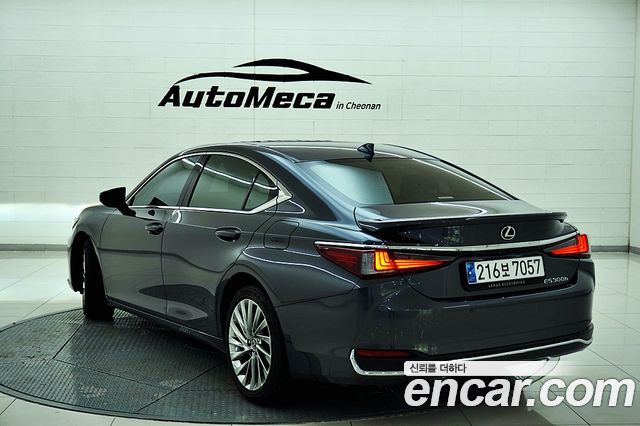 Lexus ES Luxury Plus — пробег 37 582 км — фото 3 из 5