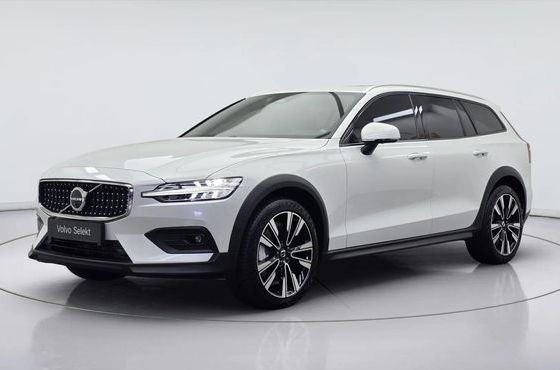 Volvo V60 B5 Ultra AWD — пробег 6 529 км — фото 1 из 5