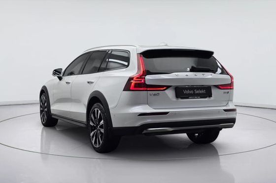 Volvo V60 B5 Ultra AWD — пробег 6 529 км — фото 4 из 5