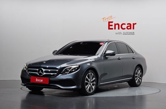Mercedes-Benz E-Class E300 4MATIC Avnatgarde — пробег 78 972 км — фото 1 из 5