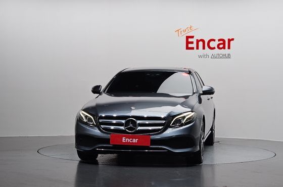 Mercedes-Benz E-Class E300 4MATIC Avnatgarde — пробег 78 972 км — фото 3 из 5