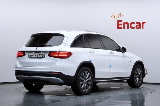 Mercedes-Benz GLC-Class GLC350e 4MATIC — пробег 111 490 км — фото 2 из 5