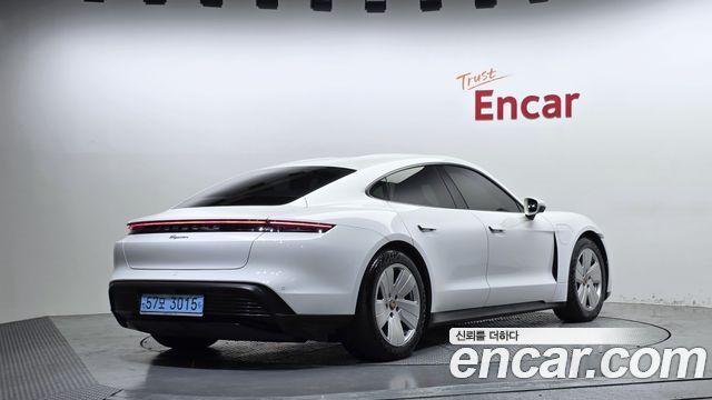 Porsche Taycan Base — пробег 39 392 км — фото 2 из 5