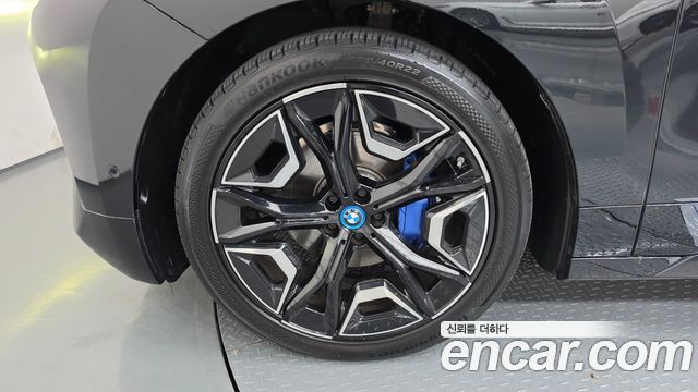 BMW iX xDrive40 First Edition — пробег 104 342 км — фото 5 из 5