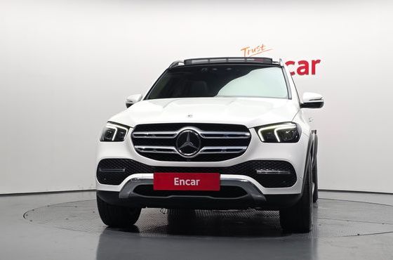 Mercedes-Benz GLE-Class GLE300d 4MATIC — пробег 65 857 км — фото 3 из 5