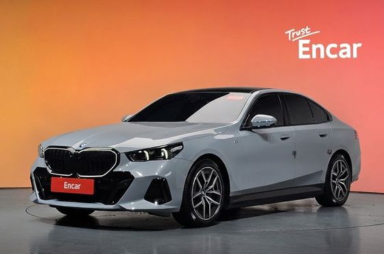 BMW i5 eDrive 40 M Sport — пробег 18 106 км — фото 1 из 5
