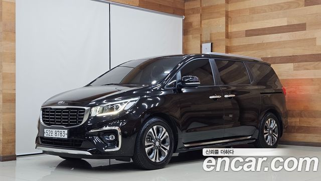 Kia Carnival 9-Seater Luxury — пробег 103 675 км — фото 1 из 5