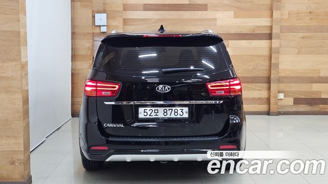 Kia Carnival 9-Seater Luxury — пробег 103 675 км — фото 4 из 5