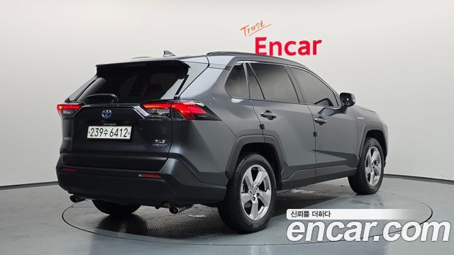 Toyota RAV4 2.5 2WD Hybrid — пробег 57 370 км — фото 2 из 5